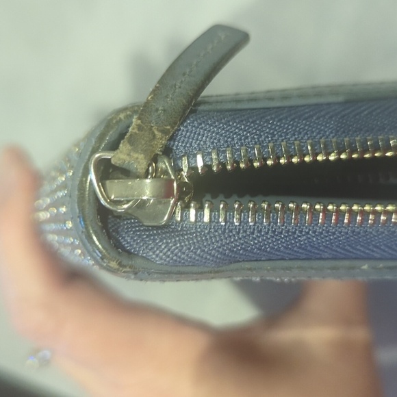 Authentic Gucci Guccissima Studded Wallet – Gunmetal Gray leather Patent - Picture 3 of 14